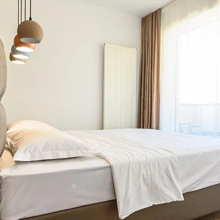 Daire Mohost Alpine Calm - 2br Hideaway With Panoramic Terrace