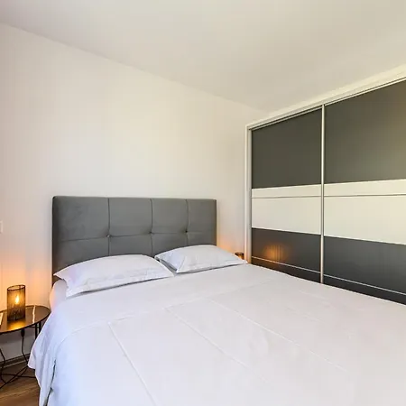 Mohost Alpine Calm - 2br Hideaway With Panoramic Terrace Daire *