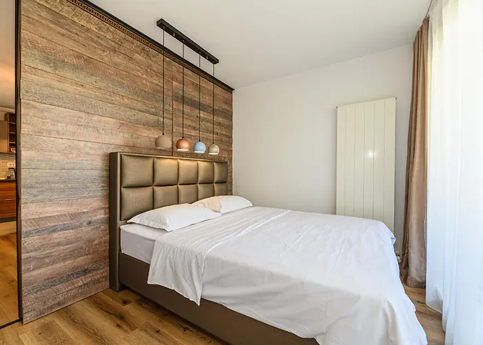 Mohost Alpine Calm - 2br Hideaway With Panoramic Terrace Appartement