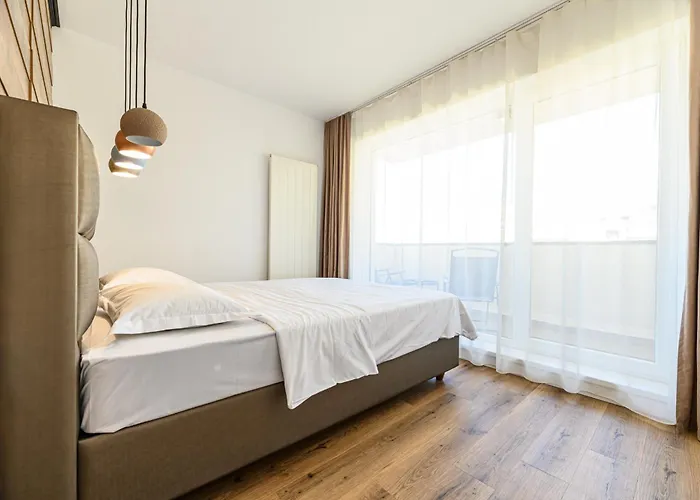 Daire Mohost Alpine Calm - 2br Hideaway With Panoramic Terrace *